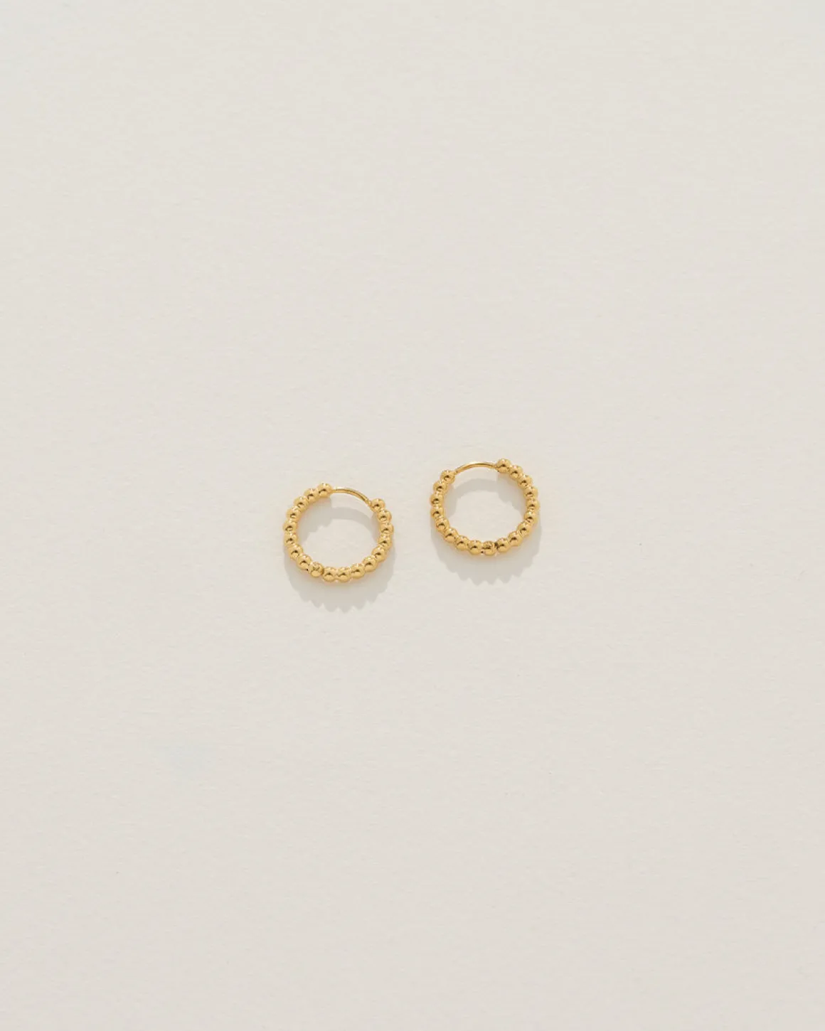 Isolde Huggies in Gold