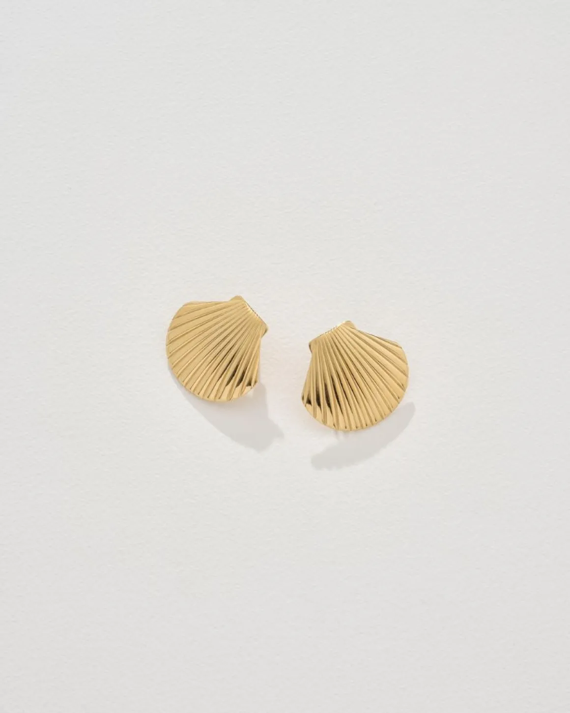 Kai Earrings in Gold