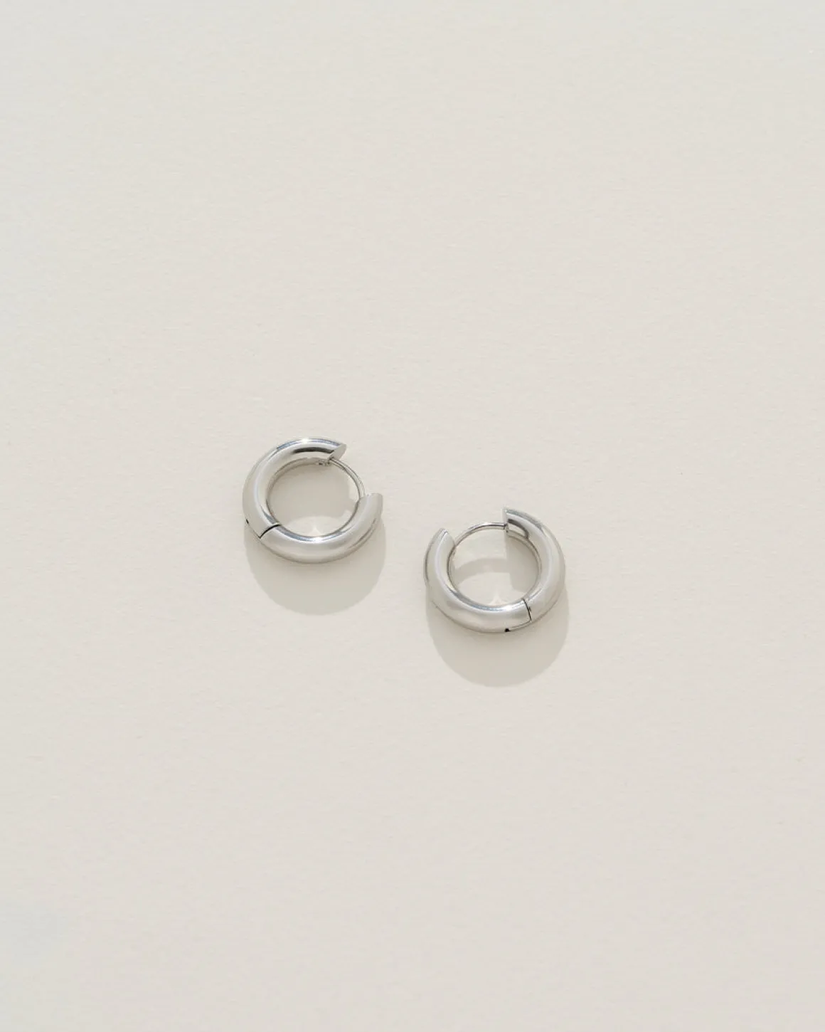 Maris Hoops in Silver