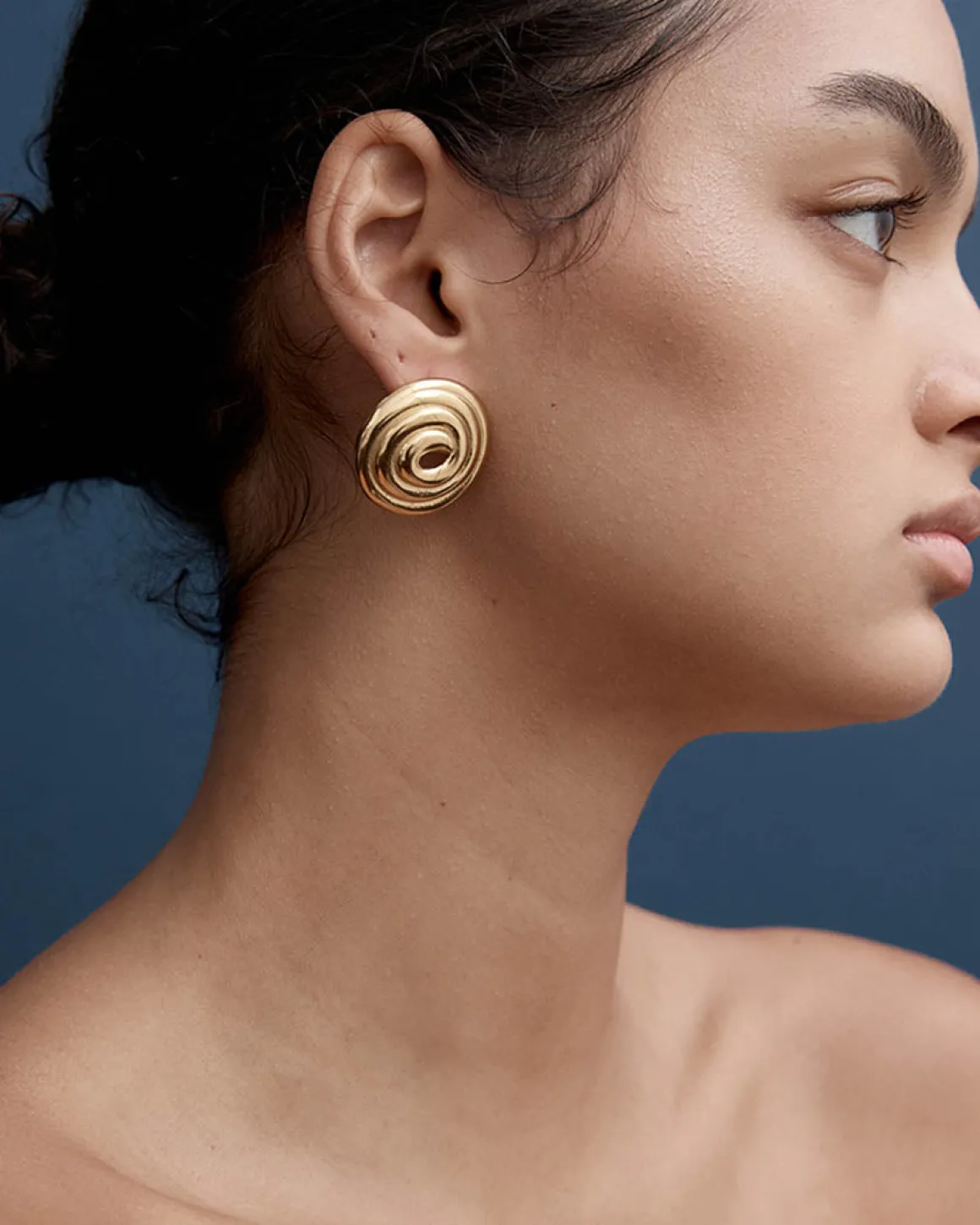 Scarlet Earrings in Gold